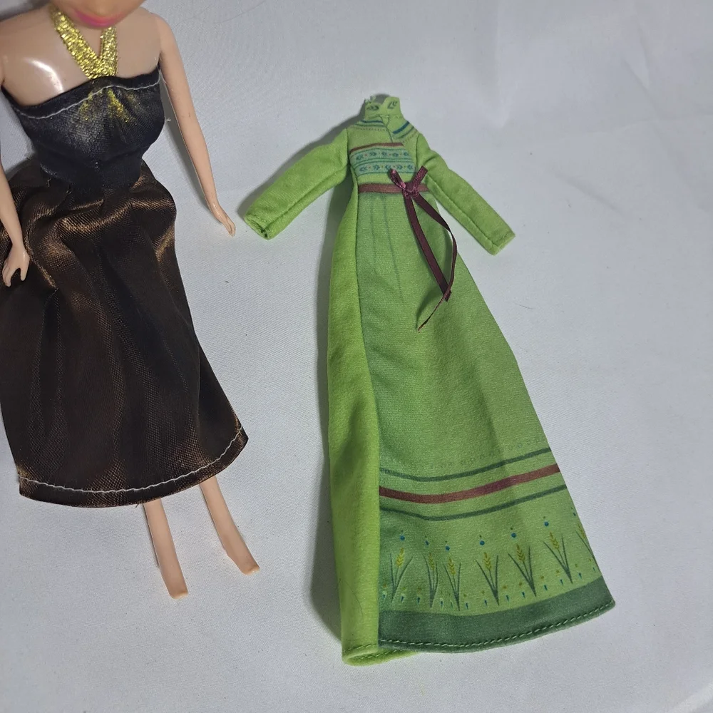 Disney Frozen Anna Doll With Black Dress &‎ Green Nightgown